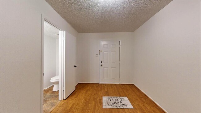 Building Photo - 6440 Kentwick Dr