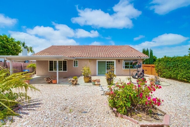 Building Photo - Single Story Oceanside Home Available Now!