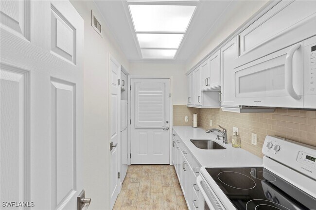 Foto del edificio - 72 7th St S