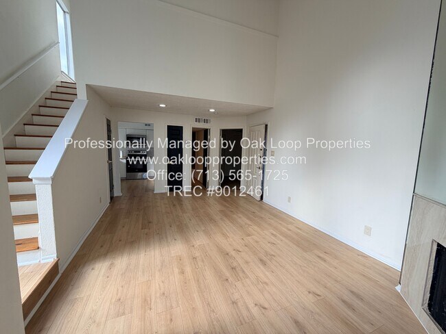 Foto del edificio - 10855 Meadowglen Ln