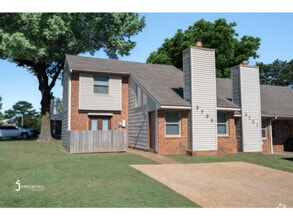 Building Photo - 3723 Lakeview Cove
