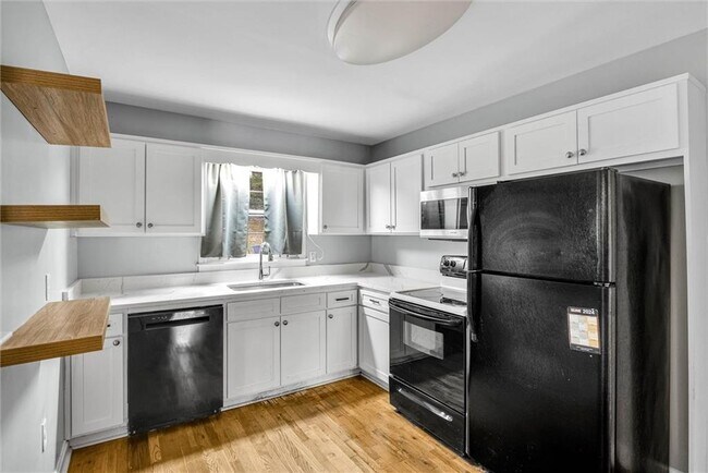 Building Photo - 1857 Fern Creek Ln NE