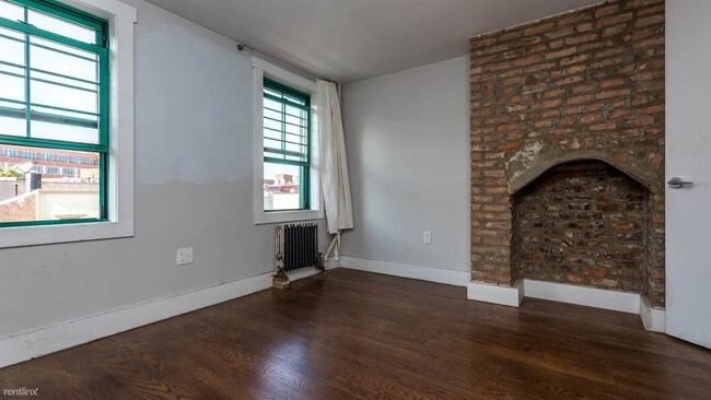 Building Photo - 64 Troutman St