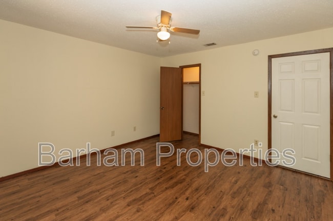 Building Photo - 4133 NE Stallings Dr