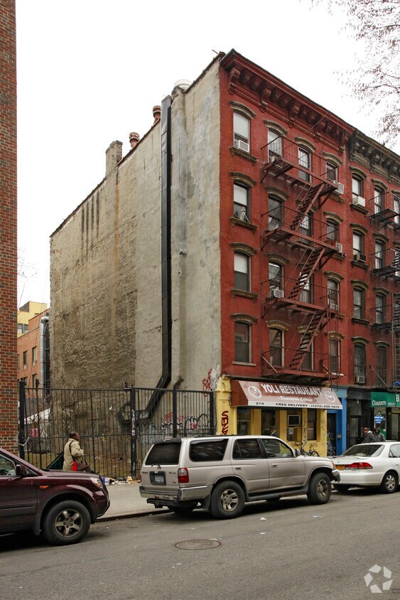 Foto del edificio - 274 E 3rd St