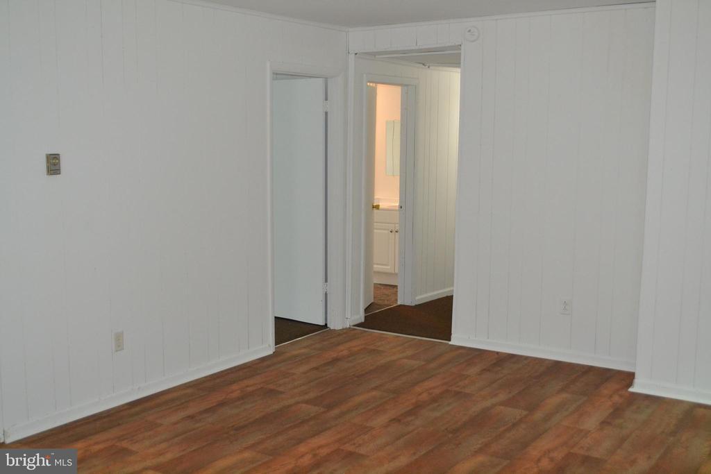 214 Weiner Ave Unit B, Harrington, DE 19952 Room for Rent in