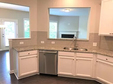 Building Photo - 1327 Elderwood Way