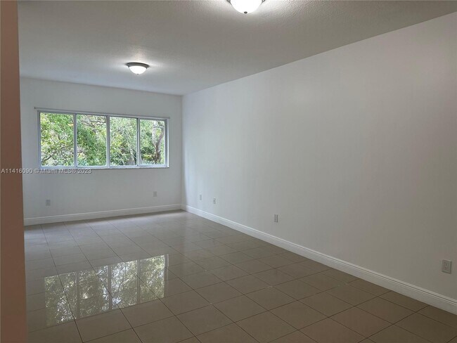 Building Photo - 652 NE 63rd St
