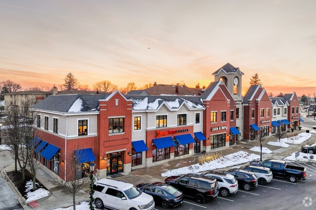 Retail and restaurants inside of Roselle.