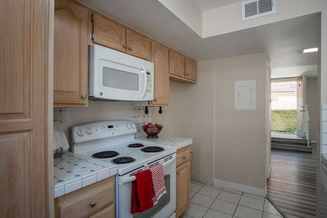 Foto del edificio - Cozy two bedroom condo in Agoura Hills