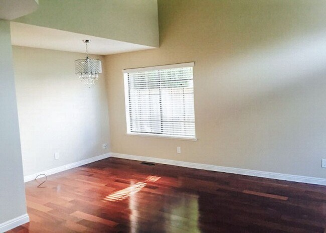 Foto del edificio - 3 Bedroom 2.5 Bath 1886sqft home in the Mi...