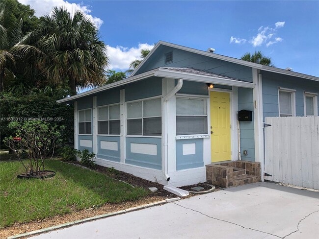 Building Photo - 112 N D St