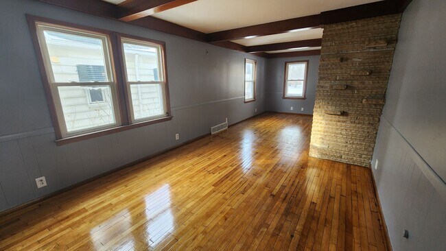 Foto del edificio - 20664 Miller Ave