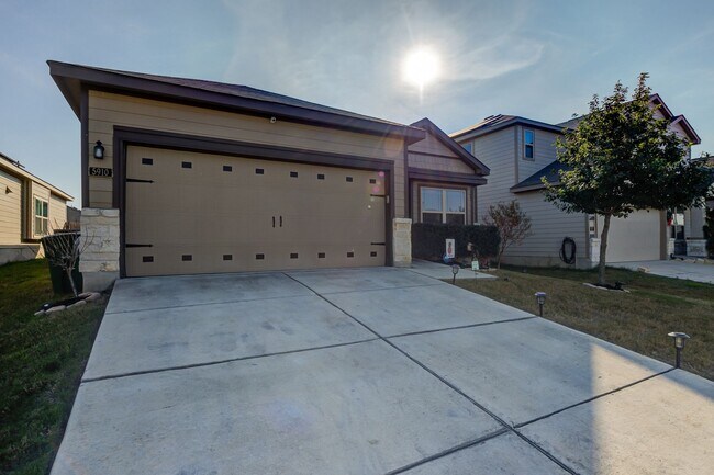 Building Photo - 5910 Tranquil Dawn
