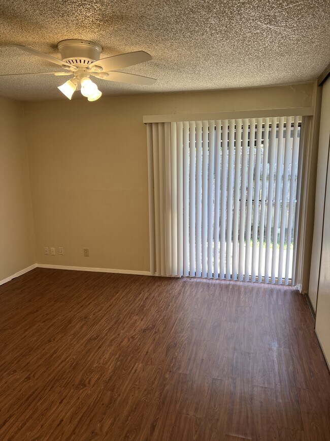 Foto del edificio - 5302 Gawain Dr