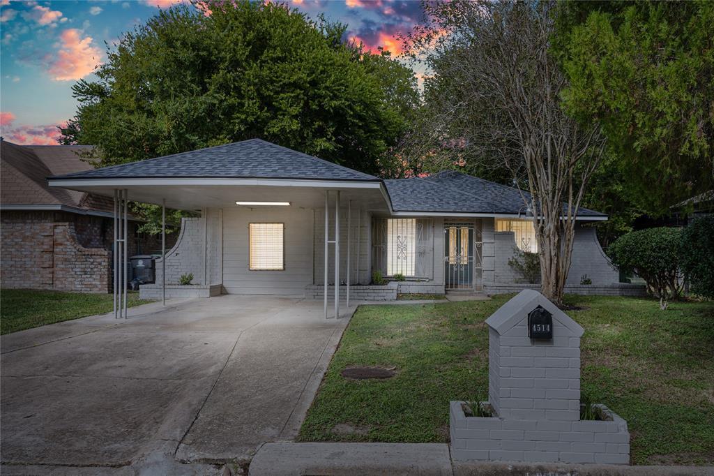 Foto principal - 4514 Oak Shadows Dr
