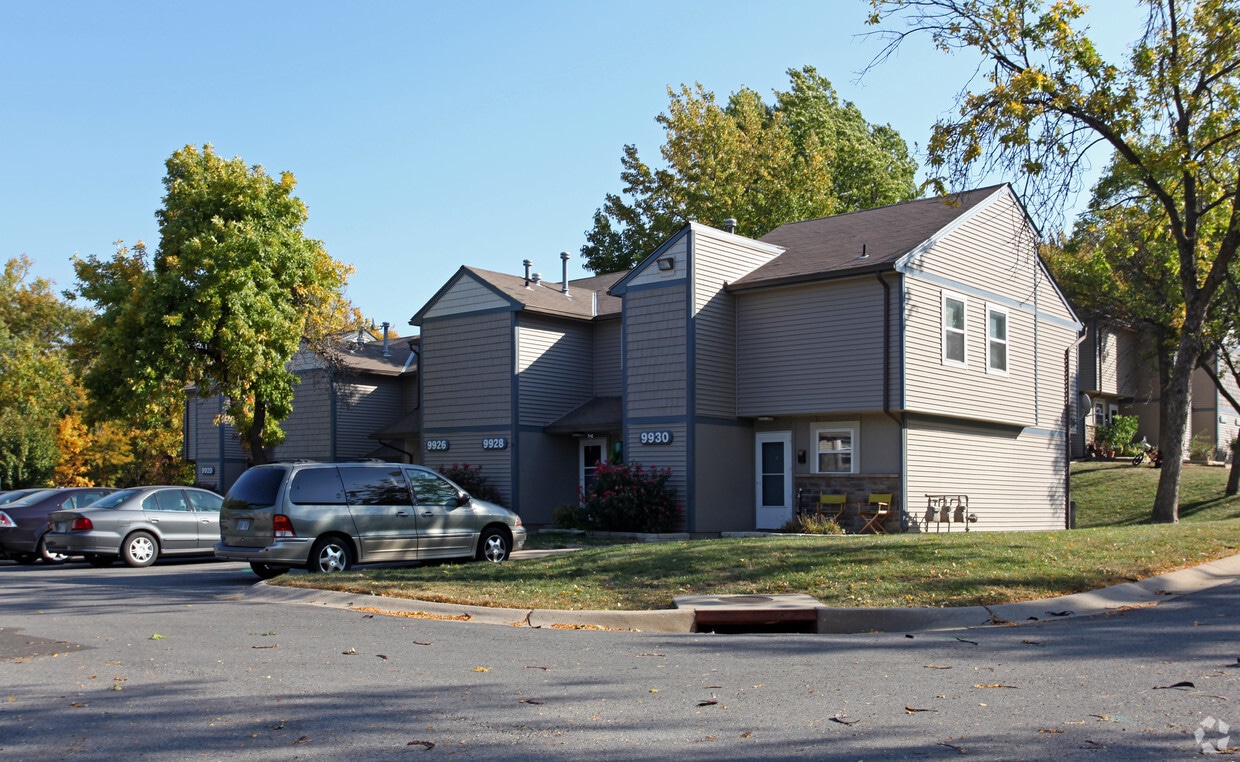 Primary Photo - Overland Park Estates