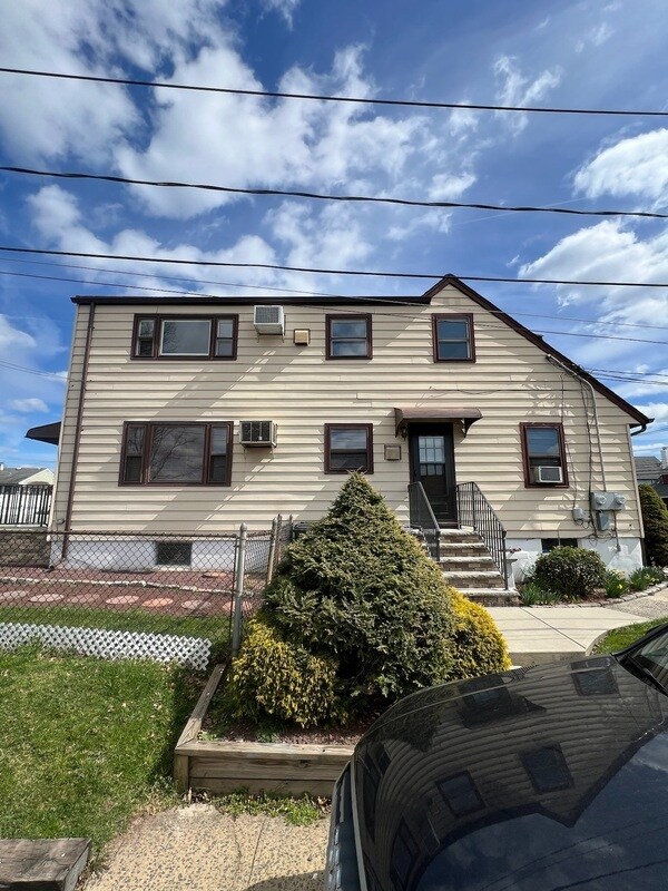 Primary Photo - 173 Woodbridge Ave