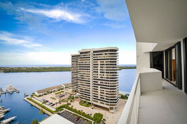 Building Photo - 155 Lakeshore Dr