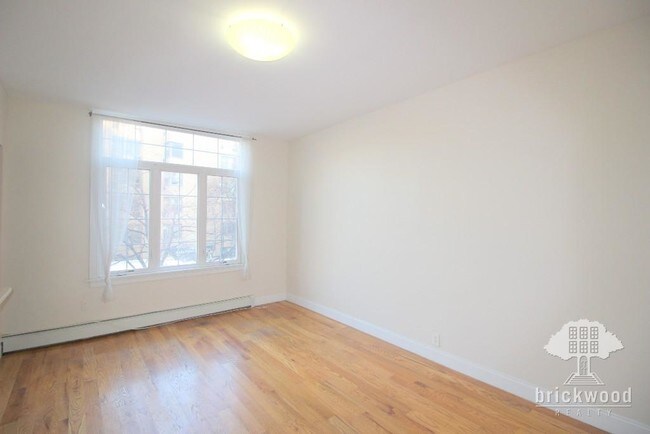 Foto del edificio - 1590 Fulton St