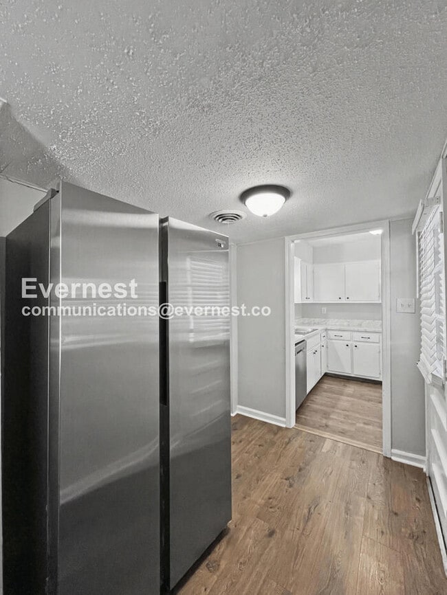 Building Photo - 3484 Naylor Dr