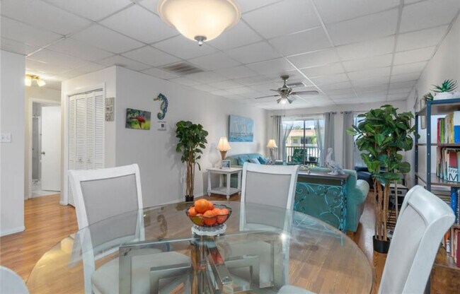 Foto del edificio - 3136 Harbor Blvd