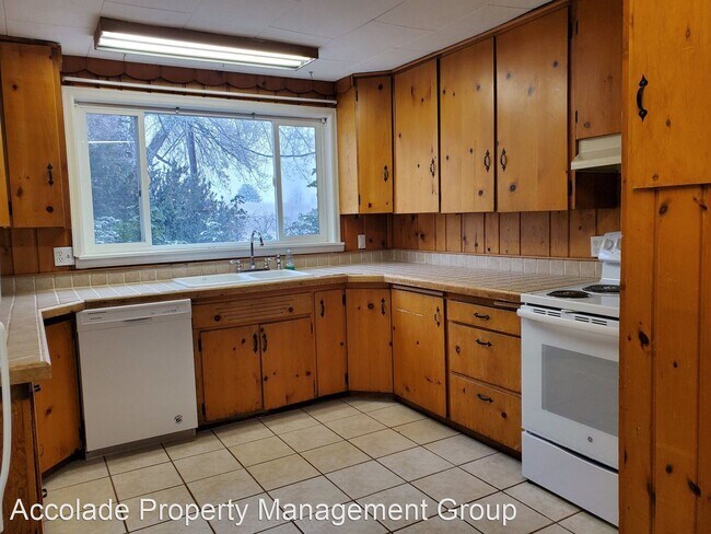 Building Photo - 4 br, 2 bath House - 480 Brown Lane