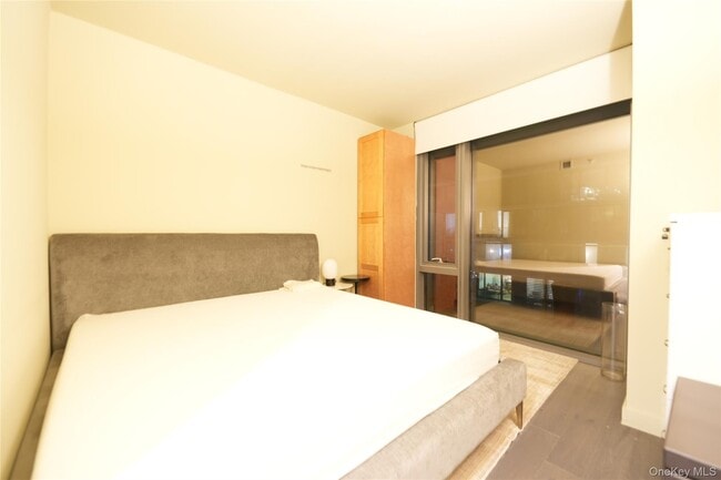 Foto del edificio - 131-03 40th Rd