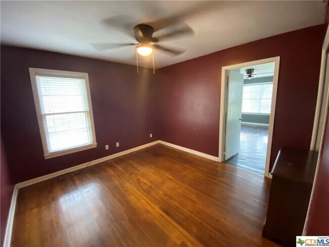 Building Photo - 1515 Owens St