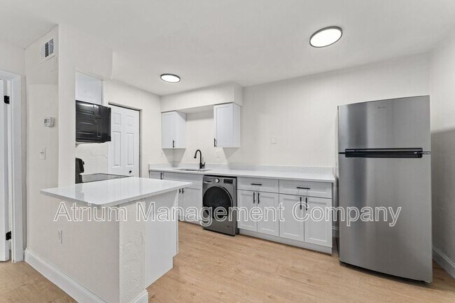 Foto del edificio - 1220 NW 12th St