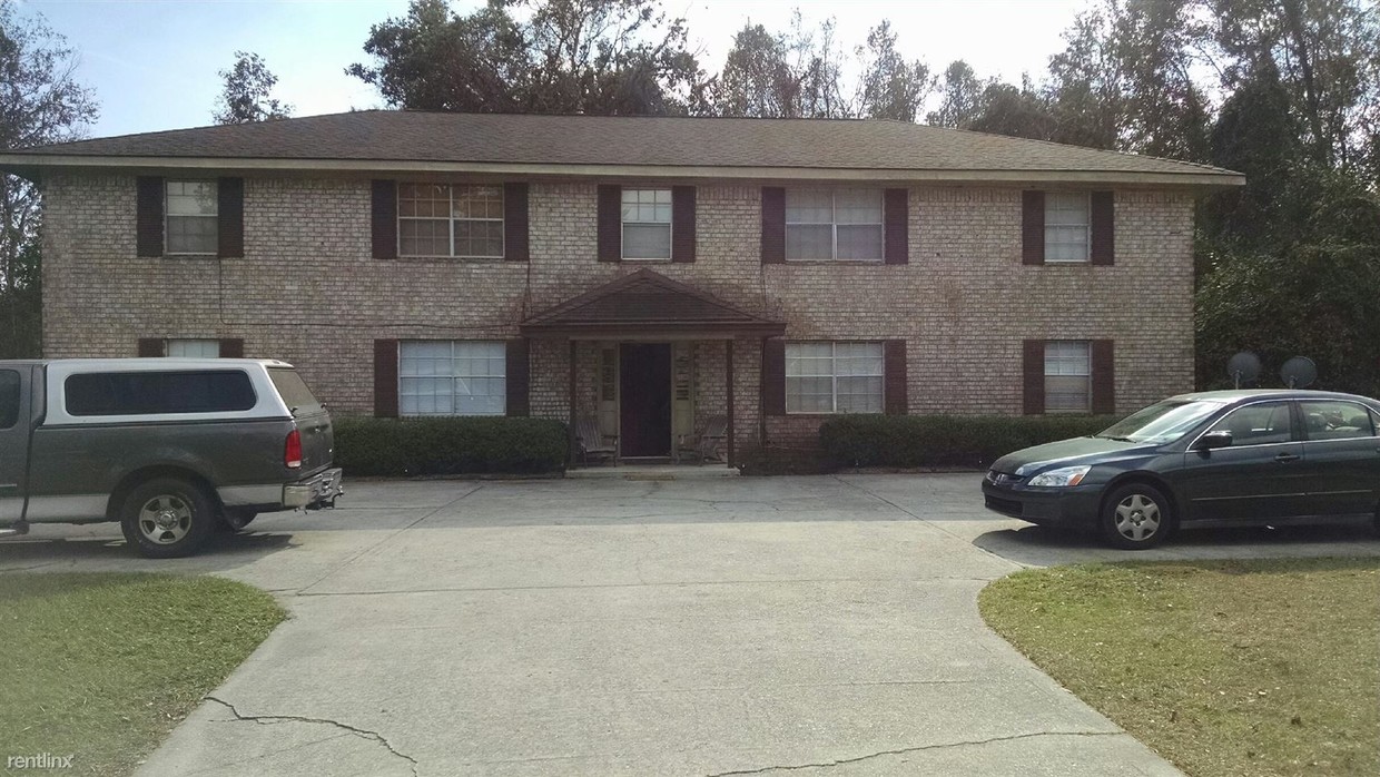 Primary Photo - 108 Woodhouse Ln