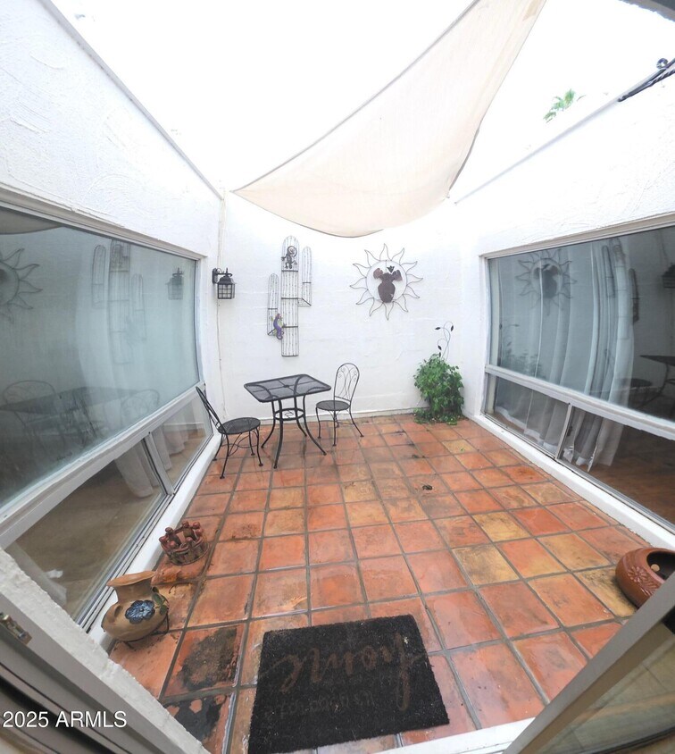 Foto principal - 7744 E Camelback Rd