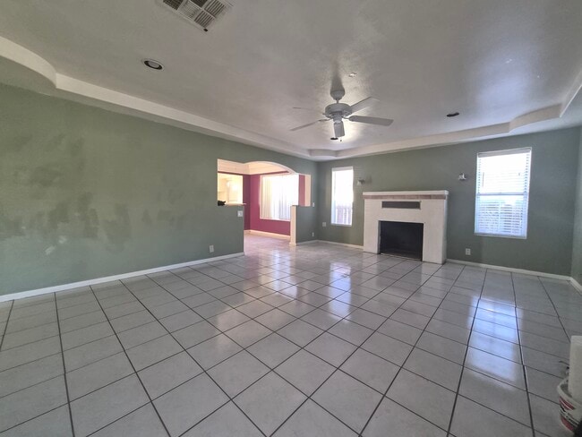 Building Photo - 45565 King St