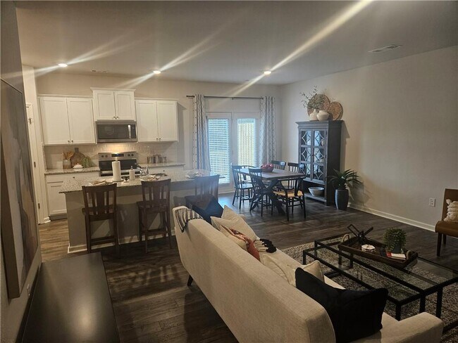 Foto del edificio - 332 Stoneybrook Dr