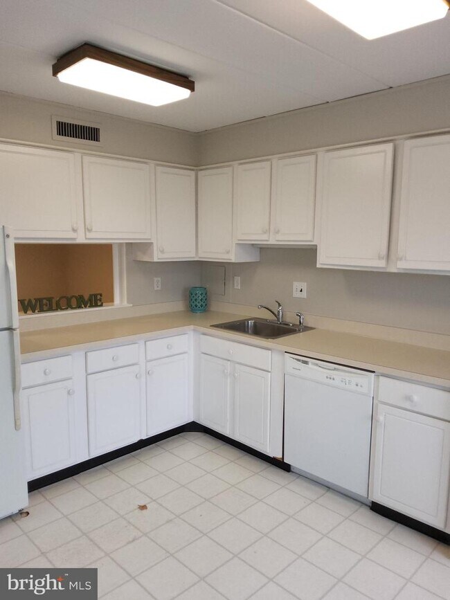 Foto del edificio - 128 Roberts Ln