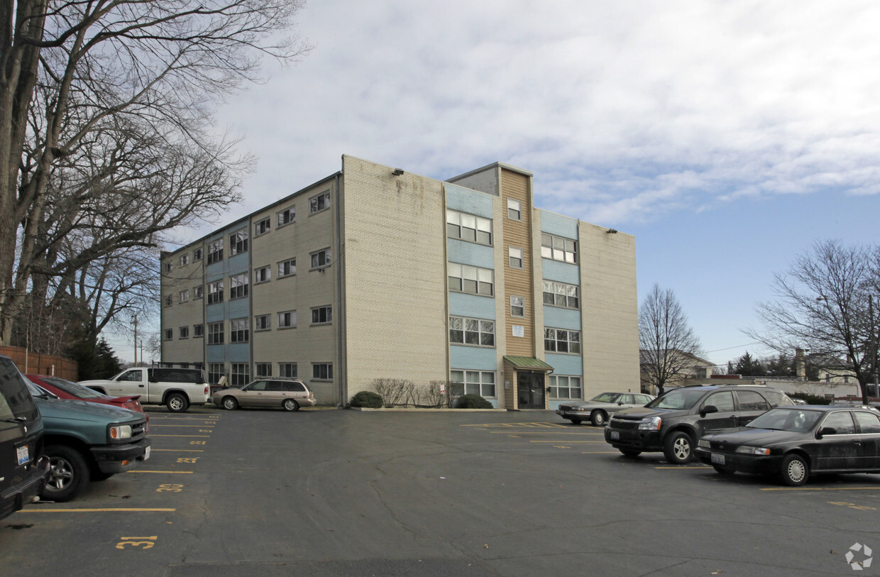 Primary Photo - Regency Apartments