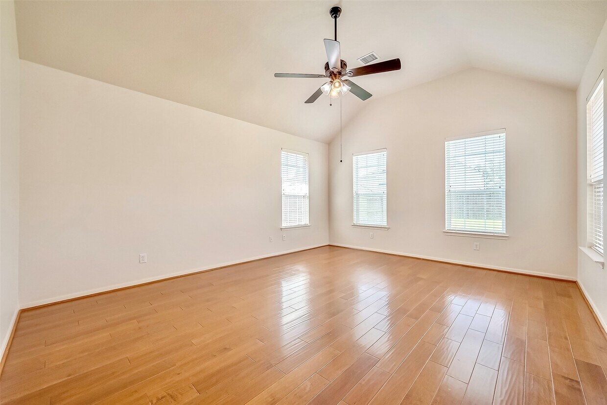 Foto del edificio - 5506 Flower Grove Ct