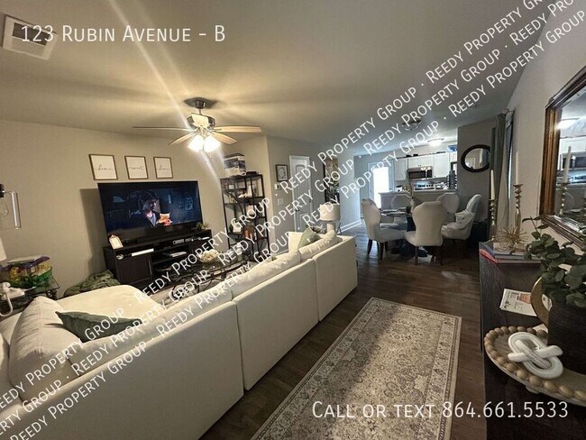 Foto del edificio - 123 Rubin Ave