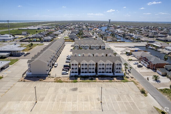 Building Photo - Breezeways of Encantada