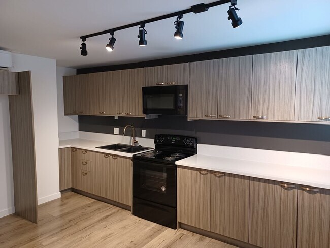 Foto del edificio - 7347 Haskell Ave