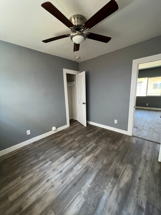 Foto del edificio - 3 Bedroom 1 Bathroom Unit, Los Angeles