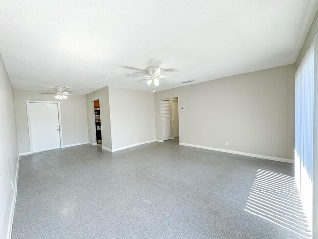 Building Photo - 1500 Forest Hill Blvd