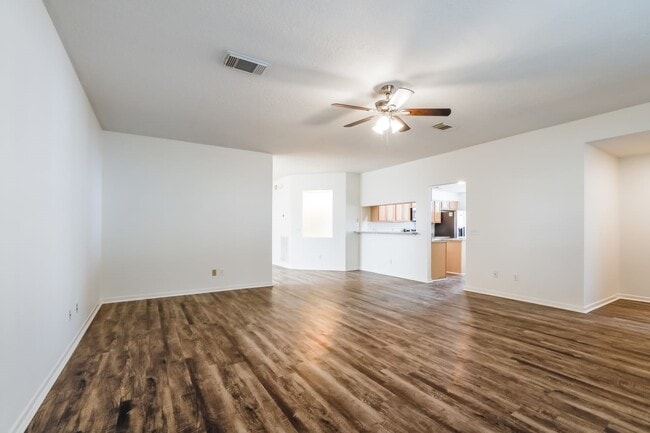 Building Photo - 5741 Forest Timbers Dr