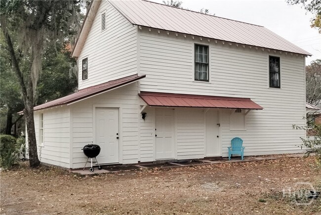 Building Photo - 302 Jefferson St