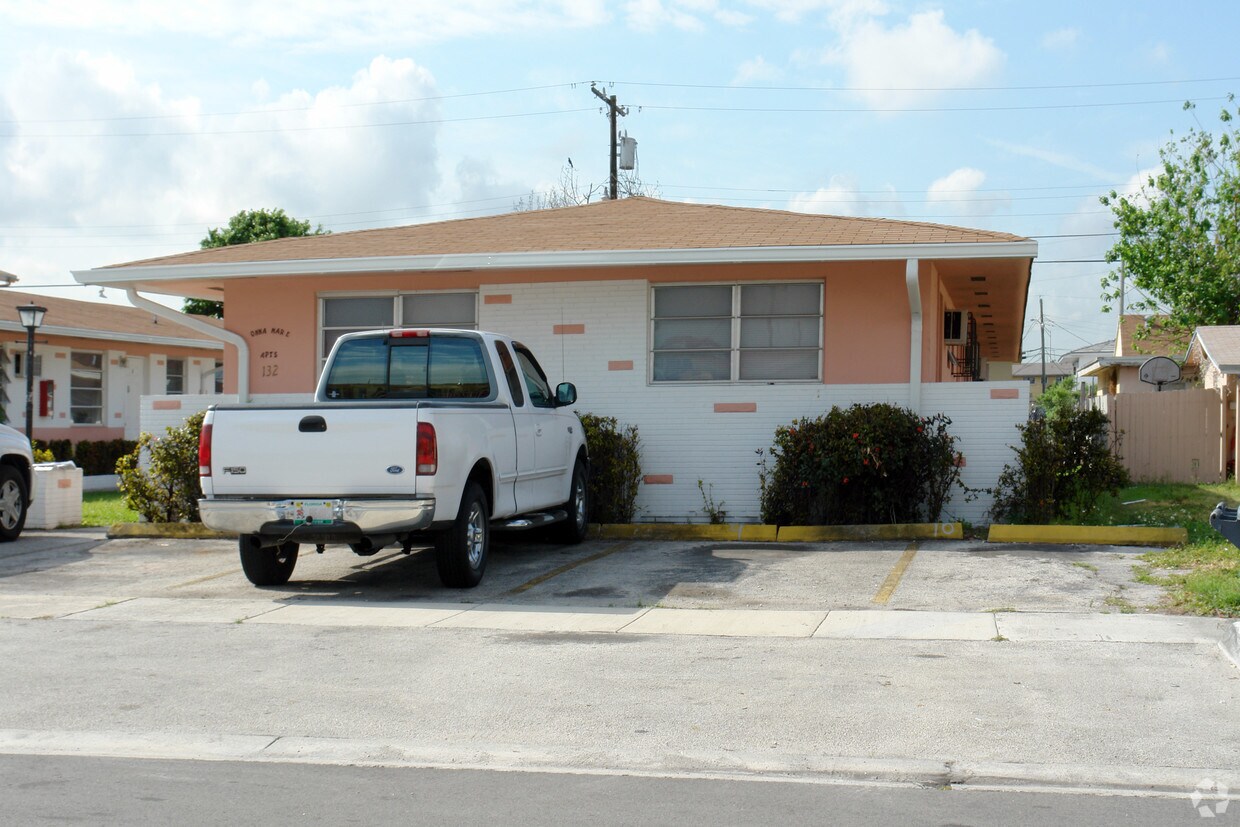 Foto del edificio - 128-132 W 7th St