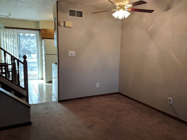 Foto del edificio - 3-Bedroom Tri-Level Home in Hillcrest