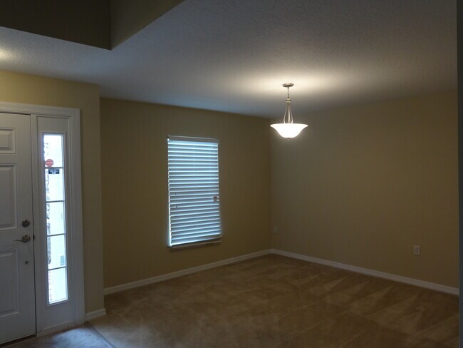 Building Photo - 5449 NW Wisk Fern Circle
