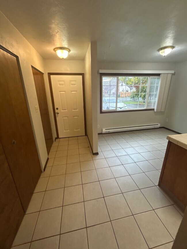 Foto del edificio - Cozy 3 Bedroom Duplex with Private Backyard