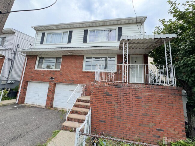 Foto del edificio - 304 Woodcliff Ave