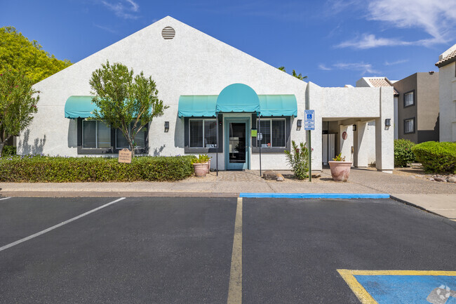 Leasing Office - Galleria Apartments